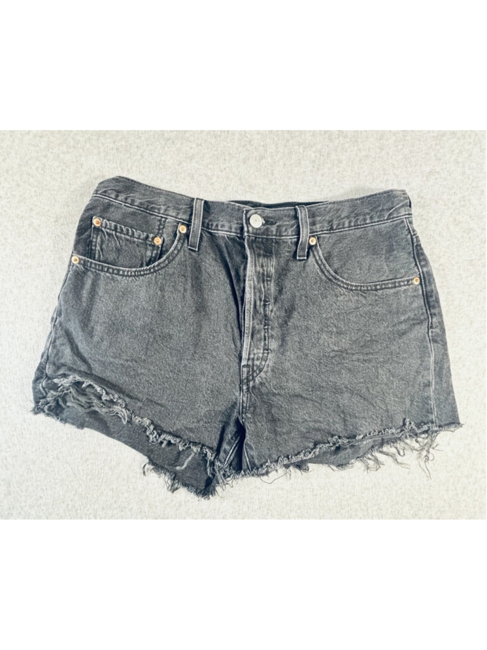 Levi’s 501 Black Cut Off Denim Shorts Women’s W32 Raw Hem Distressed Jean Shorts